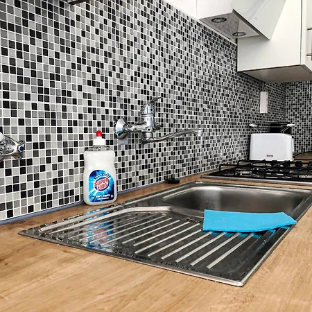 Vibrant 3br Near Akh Hospital - Perfect For Groups * Vienna