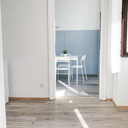 Apartment Vibrant 3br Near Akh Hospital - Perfect For Groups *