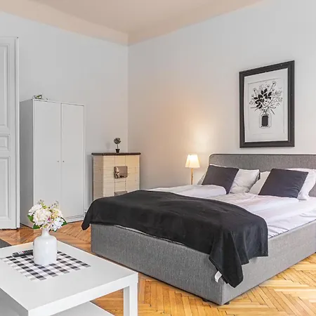 Vibrant 3br Near Akh Hospital - Perfect For Groups * Vienna