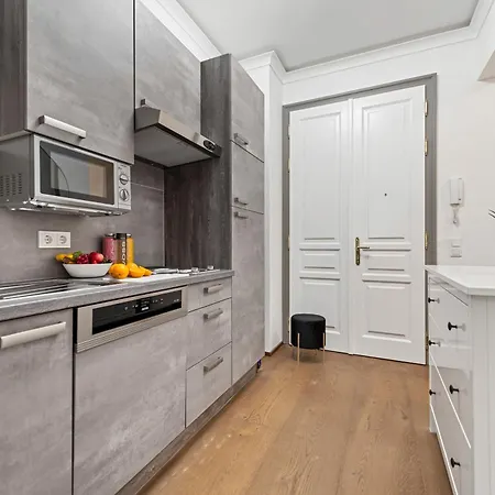 Stylish Studio, Smart Tv, 2 Beds Apartment