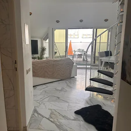 Apartment Apartment *