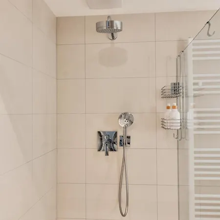 Apartment Long Term I 7 Minutes To Inner I At Metro *