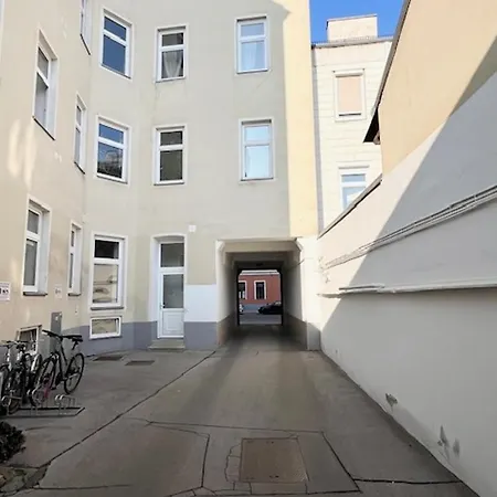 City&more! Hernals Mit 2 Schlafzimmer! Vienna