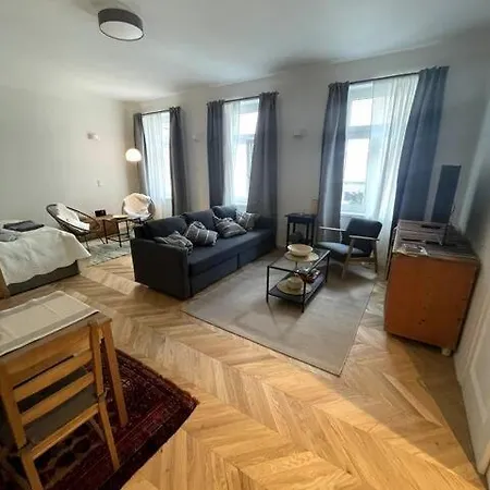 Apartment Altbautraum