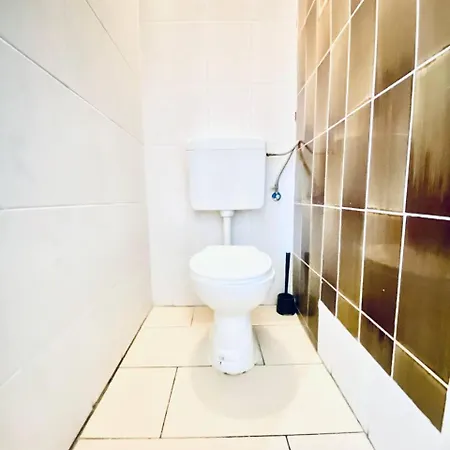 Spacious 4-bedroom Shared For Big Groups Apartment *