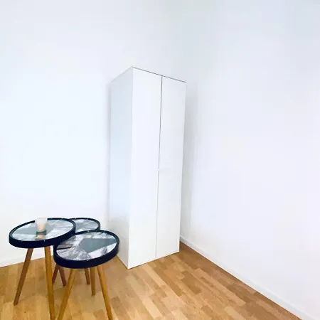 Spacious 4-bedroom Shared For Big Groups Apartment *