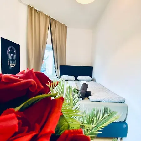 Spacious 4-bedroom Shared For Big Groups Apartment *