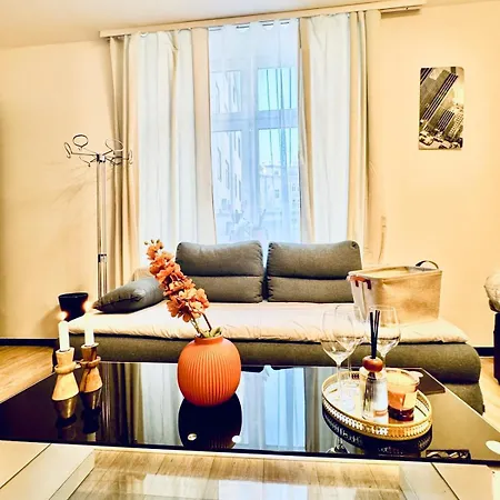 Apartment King - 10 Mins Walk From Downtown