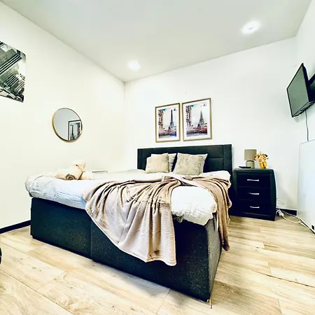 Apartment King - 10 Mins Walk From Downtown Vienna