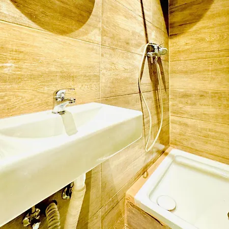 Comfy For Up To 3p, 10min To Fac Platz Apartment *