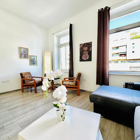 Apartment Comfy For Up To 3p, 10min To Fac Platz *
