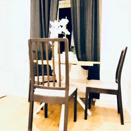Apartment Super Cozy 5 Bedroom Shared 10min Walk To Augarten Vienna