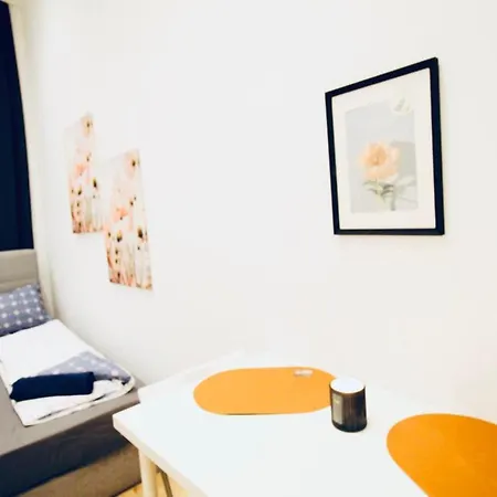 Apartment Super Cozy 5 Bedroom Shared 10min Walk To Augarten