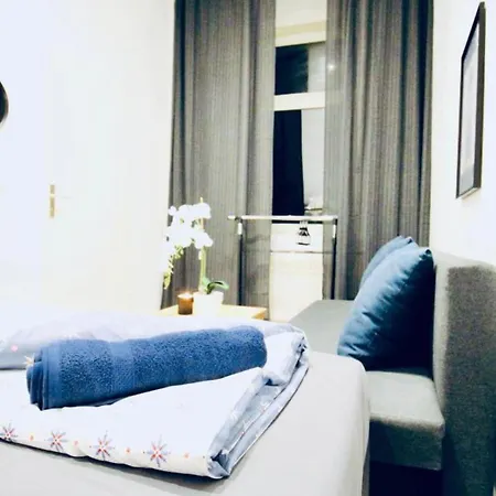 Apartment Super Cozy 5 Bedroom Shared 10min Walk To Augarten