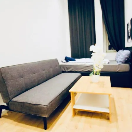Apartment Super Cozy 5 Bedroom Shared 10min Walk To Augarten *