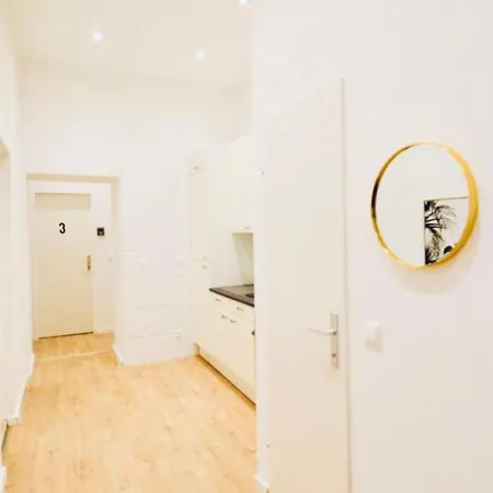 Super Cozy 5 Bedroom Shared 10min Walk To Augarten Vienna