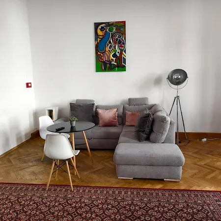 10 Min Center And Rathaus Apartment *