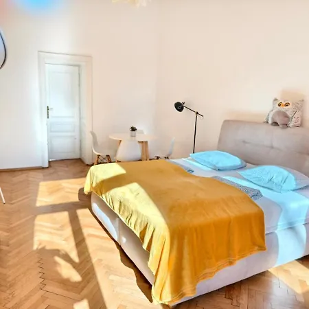 10 Min Center And Rathaus Apartment Vienna