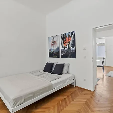 Fast Wifi I 4 Min To U3 Zipperer Strasse