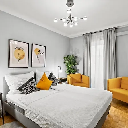 Apartment Great Public Transport I 80sqm I Loggia With A View