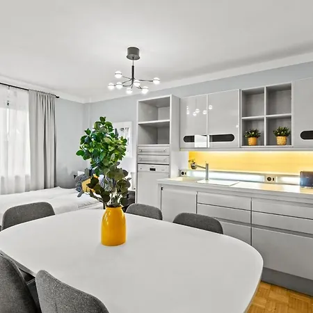 Great Public Transport I 80sqm I Loggia With A View Apartment Vienna