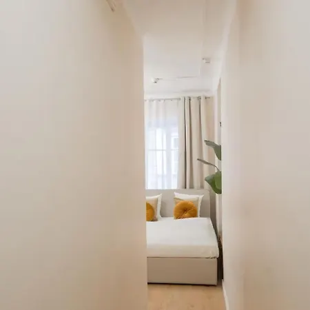 Very Apartments, 5 Min To Center, No Reception Hotel