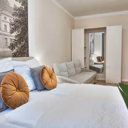 Hotel Very Apartments, 5 Min To Center, No Reception 3*
