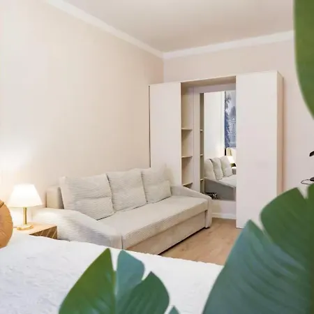 Very Apartments, 5 Min To Center, No Reception 3*
