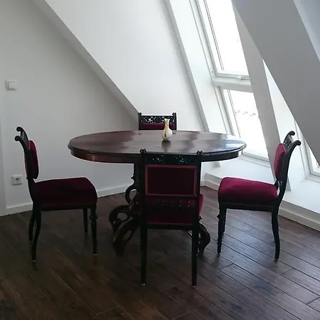 Alga Am Westbahnhof Apartment