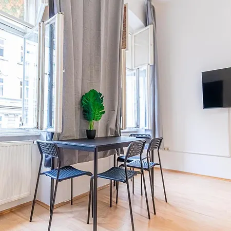 City-linked 2br Near Wiener Stadthalle Wien