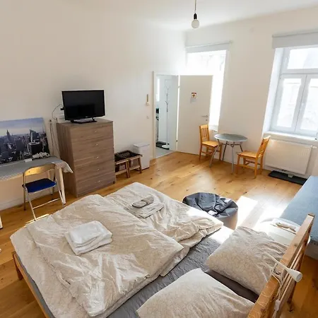 Apartment Free Garage, U4&u6 5min, 33m2 *