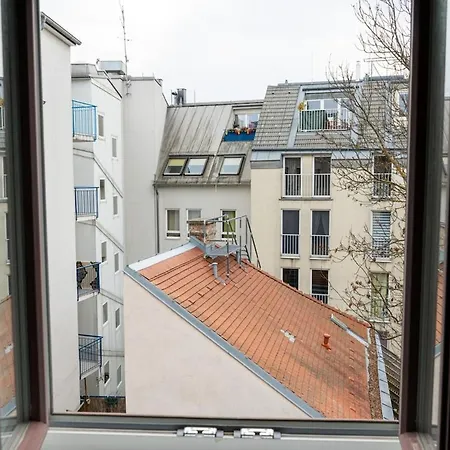 Apartment Free Garage, U4&u6 5min, 33m2