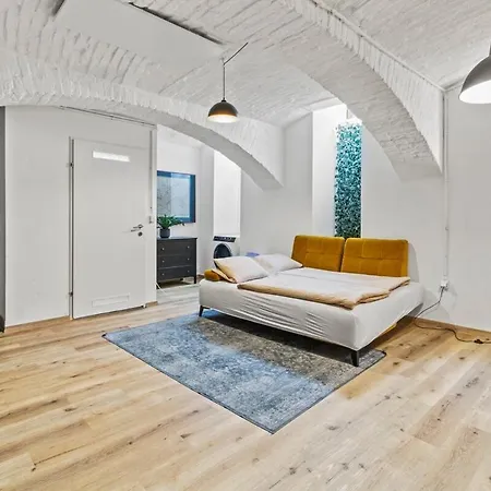 6 Minutes To S-bahn I Souterrain Loft I Wifi Apartment