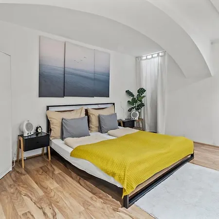 6 Minutes To S-bahn I Souterrain Loft I Wifi Apartment *
