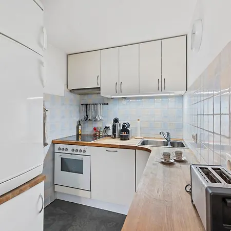 Apartment 2-zimmer Wohnung, Im Zentrum, Garage, Terrasse