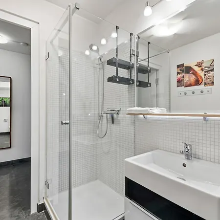 2-zimmer Wohnung, Im Zentrum, Garage, Terrasse Apartment Vienna