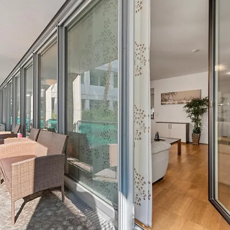 2-zimmer Wohnung, Im Zentrum, Garage, Terrasse Vienna