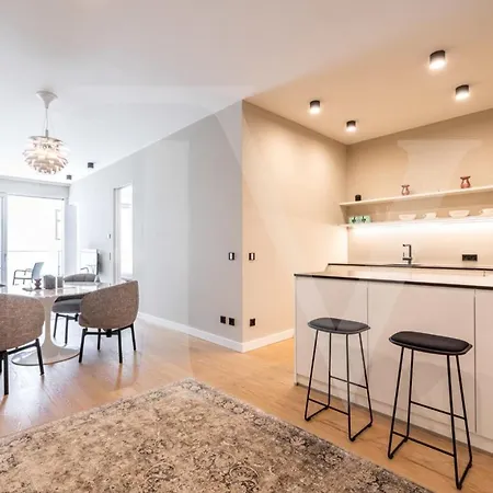 Luxurious In Heart Of Citycheckhostprofile