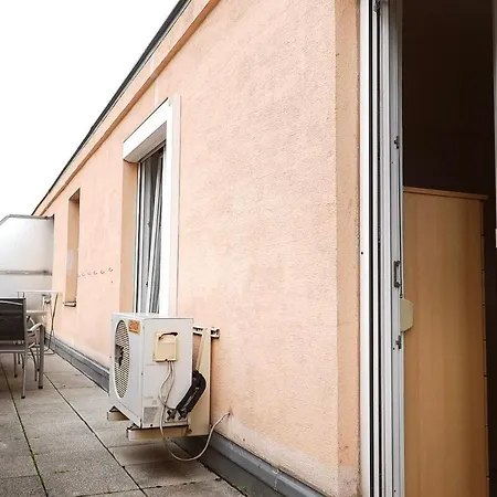 Close To Centre And Next To Hbf And Easy From Airport Apartment Vienna