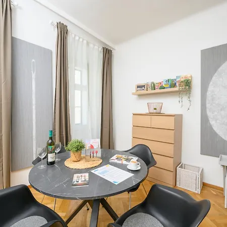 Central City Apartments Apartment *
