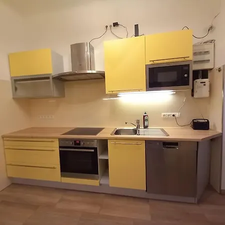 Apartment Altbauwohnung Neu Saniert - Fuer Familien Geeignet