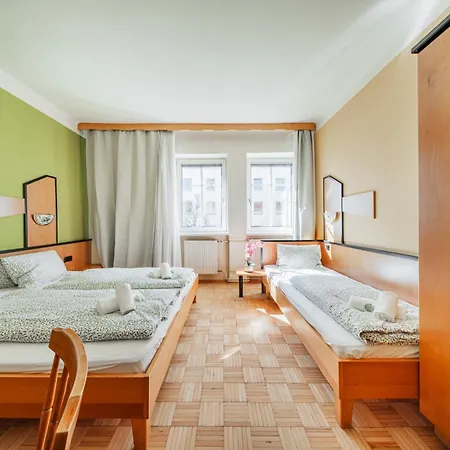 West Business Hotel 2*