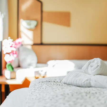 Hotel West Business 2*