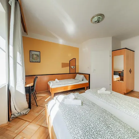 Hotel West Business 2*