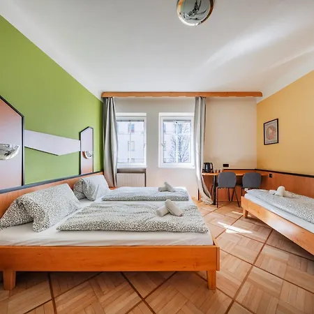 West Business Hotel 2*