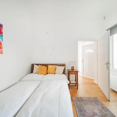 Apartment Sonnige Altbauwohnung Nahe Hauptbahnhof *