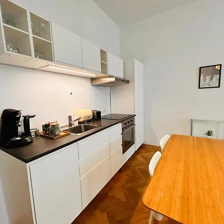 Apartment Small & Fine Near Akh *