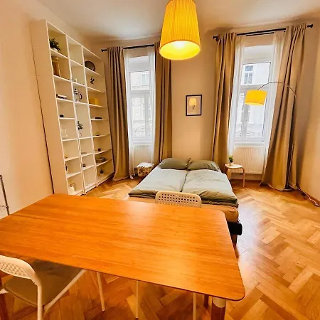 Apartment Small & Fine Near Akh *