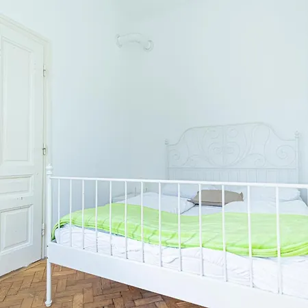 Apartment Stylish 2br For Groups, Up To 5p At Margareten *