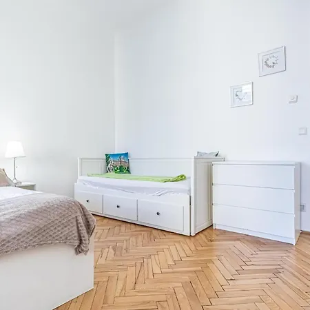 Apartment Stylish 2br For Groups, Up To 5p At Margareten Vienna
